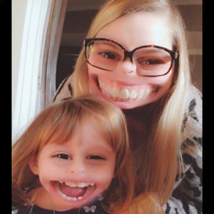 Meet your Posher, Alexis